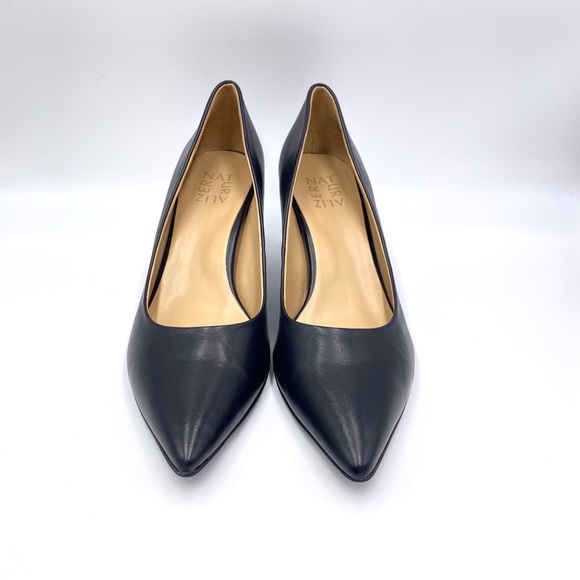 9 NARROW Naturalizer Womens Everly Black Leather Point Toe Heels Pumps Shoes - Picture 2 of 13